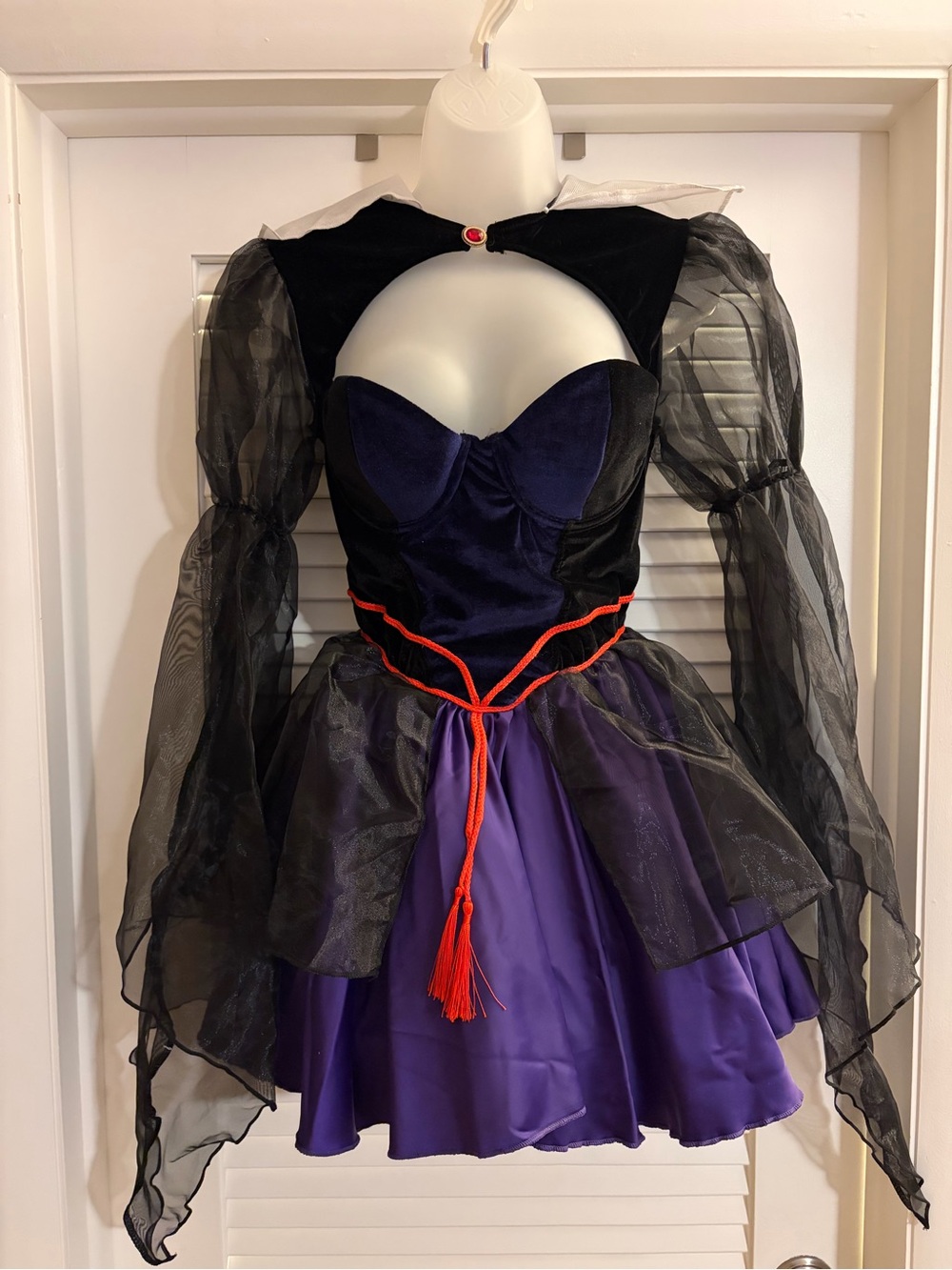 DOLLS KILL | Evil Queen Women’s Costume | Size MEDIUM